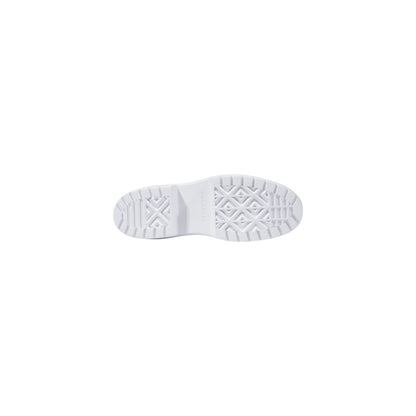 Converse White Fabric Sneaker